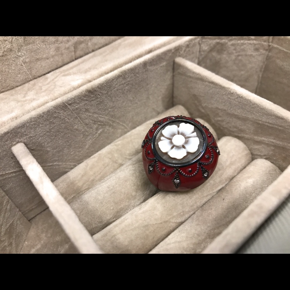 Flower Ring - Picture 2 of 7